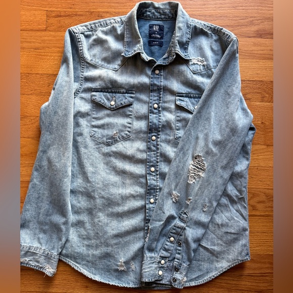 Gap Distressed Denim Western Shirt in Slim Fit - Picture 1 of 2
